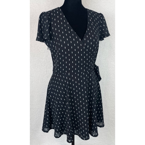 ABERCROMBIE & FITCH • Black/White Polka Dot Print Faux Wrap V-Neck Mini Dress - Picture 11 of 16